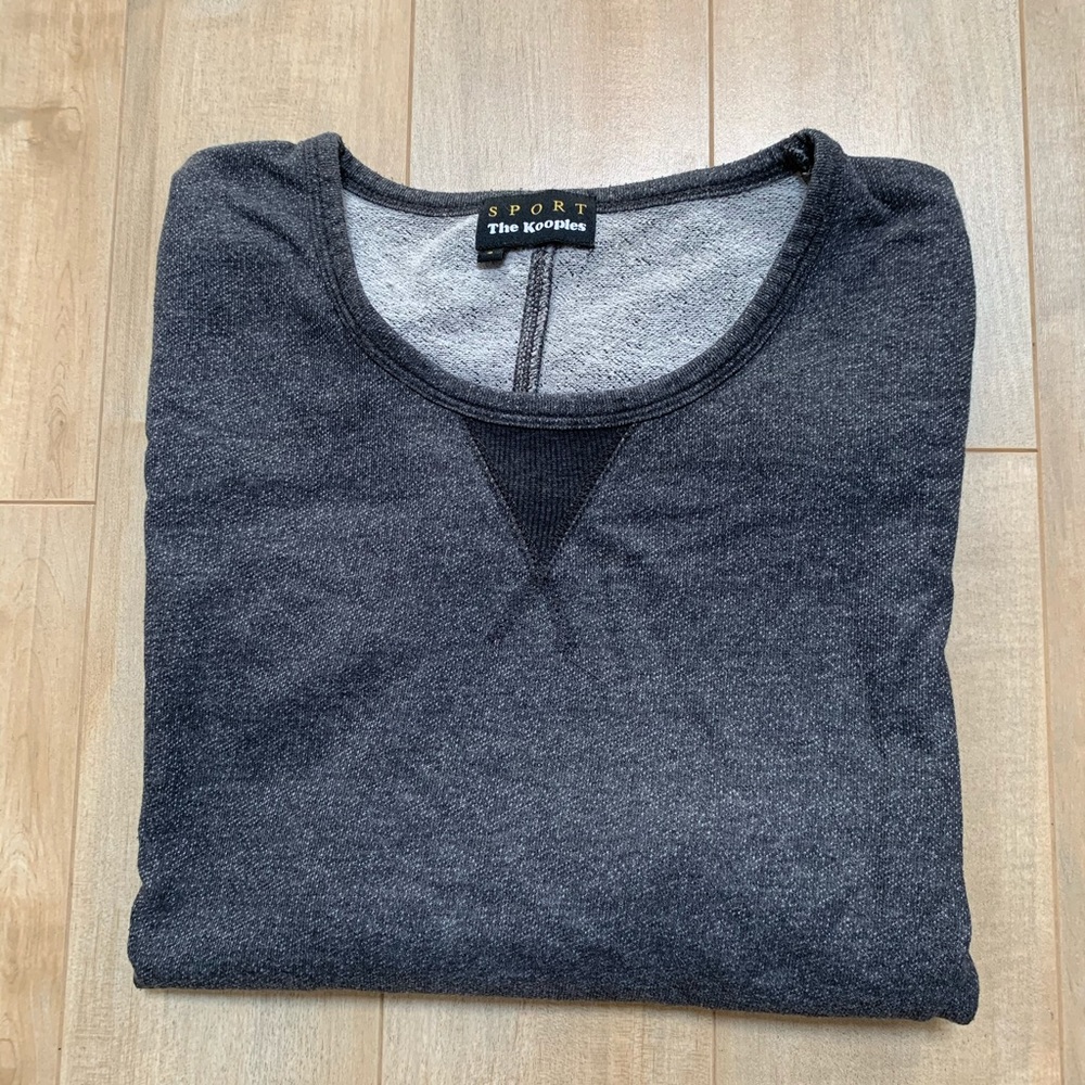 Sweater - Picture 1 of 2